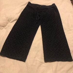 Juicy Couture navy low rise capris size small